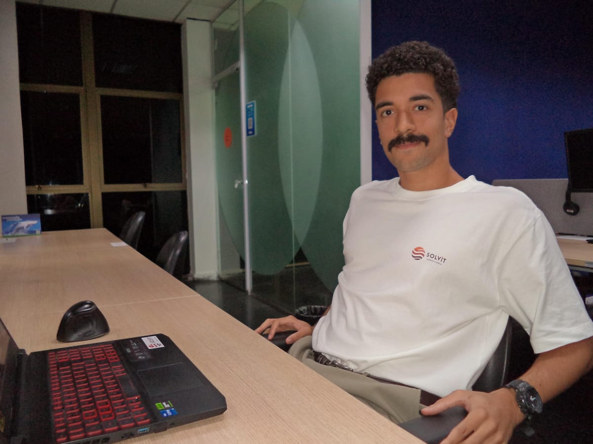 O que ninguém te conta sobre empreender aos 20 e poucos: A jornada real por trás da Solvit